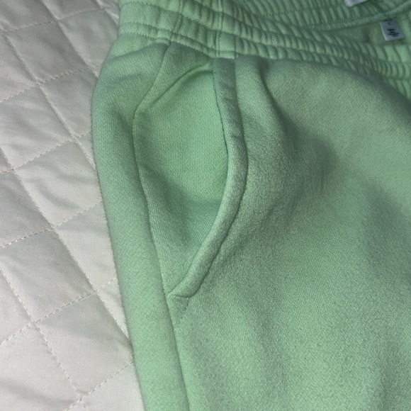 #66 Gently use men’s ABOUND shorts cotton material size large - Picture 3 of 4